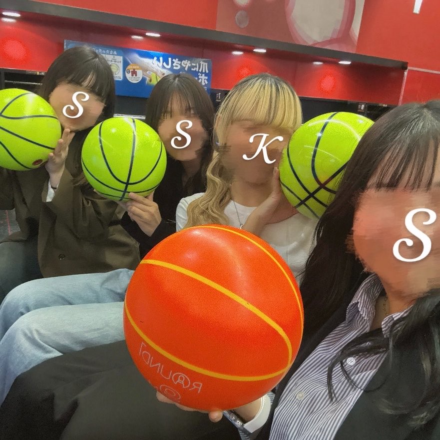 𝒎𝒐𝒄𝒐 tweet media