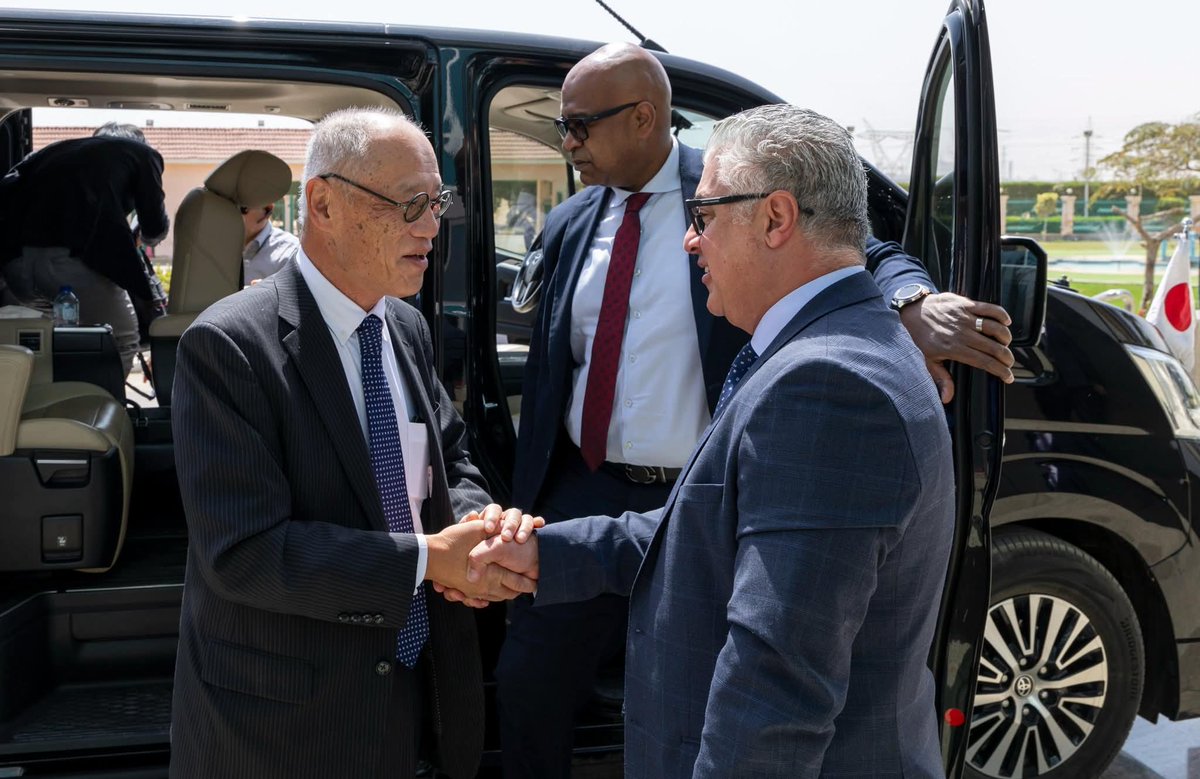AfricaFactsZone's tweet photo. Egypt receives a Chinese delegation of major companies seeking to invest $5 billion to establish a tire manufacturing plant, wholesale trade city, factory for household products manufacturing and container terminal. https://t.co/AwPrzCPBny