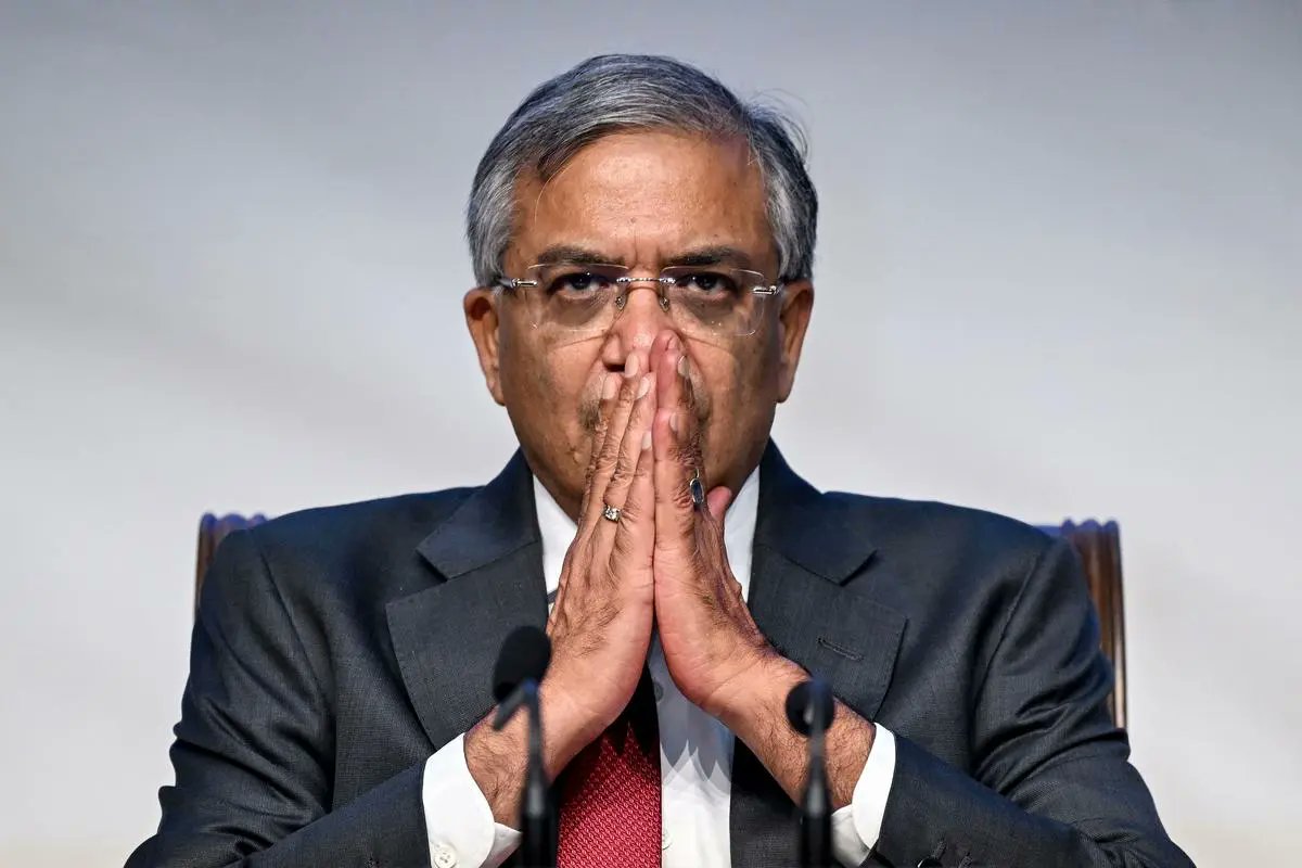 CEC Gyanesh Kumar Ji says 'Hello' to TMC😂

Game over for anyone even thinking of manipulating vote counting🔥

<a href="/ECISVEEP/">Election Commission of India</a> has just dropped a hard, tech-driven firewall at counting centres, directly targeting weak spots that were often exploited.

Here’s what’s changed:

🔒