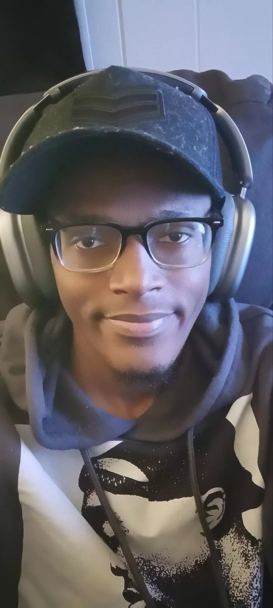 krayZwolf tweet media