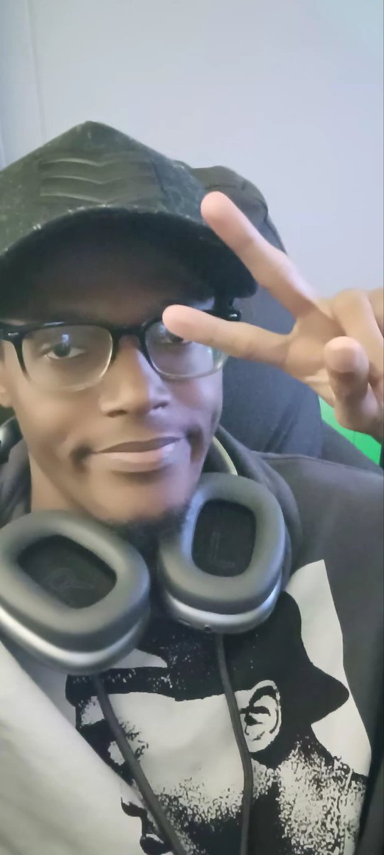 krayZwolf tweet media