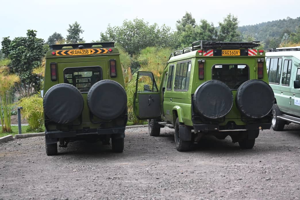 JungleRideSafar's tweet image. Friends, let's trade the city noise for the roar of the wild—let's go to #AkageraNationalPark for an unforgettable #safariadventure! Imagine spotting the #Big5, cruising the scenic Lake Ihema, and making memories under the savanna sun. #JungleRideSafaris #visitrwanda