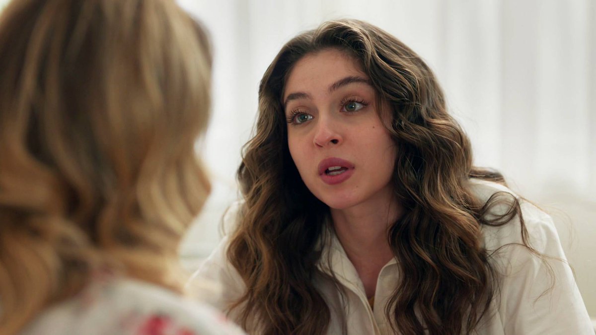 NovaTDT's tweet image. #AudienciasAbril |

📈 ¡Un mes más triunfando a vuestro lado! 🤗

#Nova (1,9%) vuelve a ser la cadena femenina líder. 

El estreno de #Leyla (2,5% y 289.000) y #Emanet (3,1% y 274.000) están entre lo más visto del canal.

nova.atresmedia.com/series/nova-19…