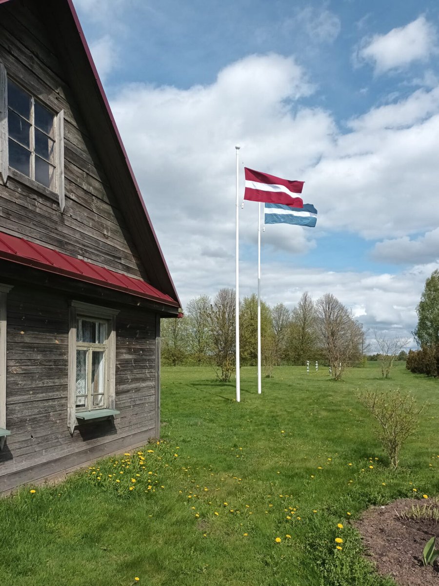 lakuga's tweet photo. Svietejūt 36 godus nu laika, kod tyka atjaunuota Latvejis Republikys naatkareiba, portals https://t.co/MJ9W0YFNz7 pīduovuoj sovu skaiteituoju styprūs stuostus – par stypru Latveju, tuos simbolim i breiveibu.
https://t.co/tHOfmQkkck https://t.co/Ydlpp3Aska