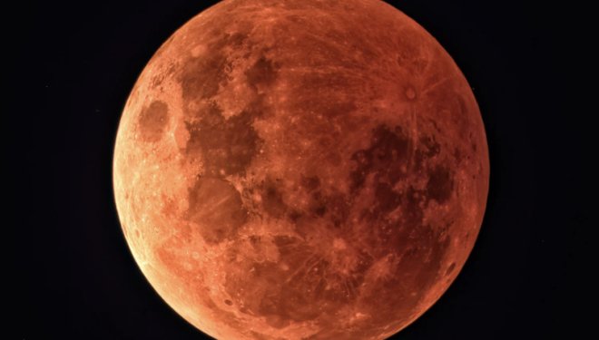 SlowedM34387's tweet image. Já no dia 28 de agosto, ocorre um segundo eclipse lunar, desta vez parcial. Esse evento terá melhores condições de observação no Brasil. Ao todo, o ano contará com dois eclipses lunares importantes. A expectativa é de grande interesse do público. #lua #vemelho #ceu #agosto