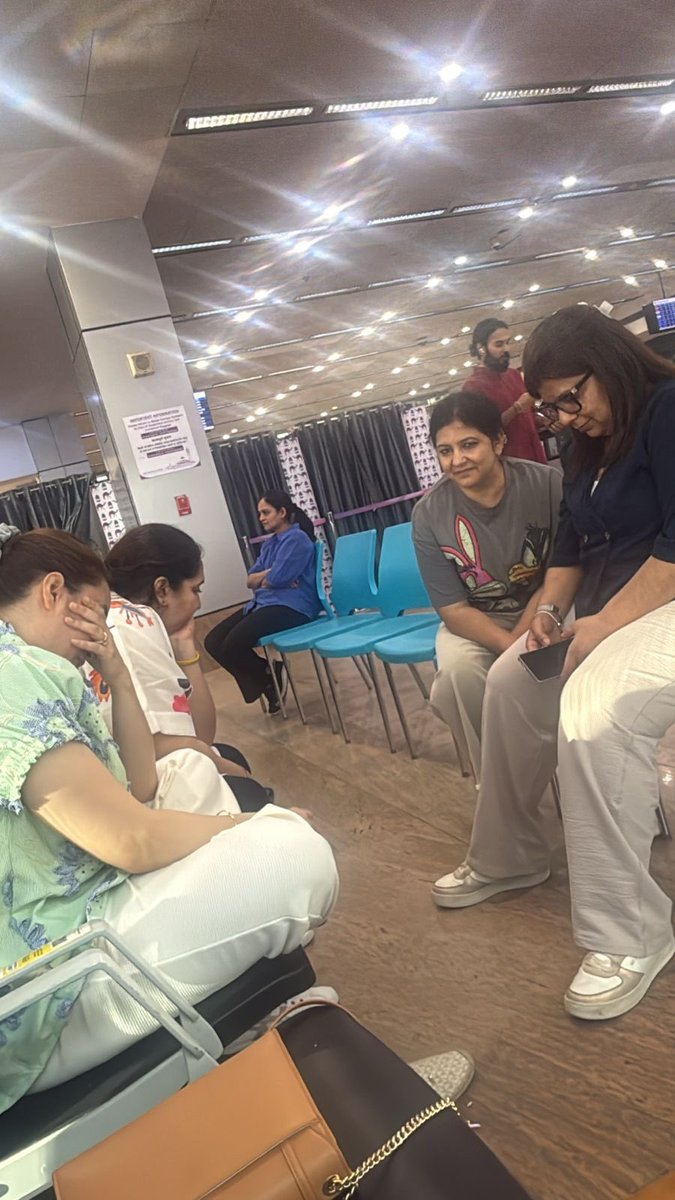 jaspreet_0123's tweet image. Disgraceful by @IndiGo6E! 6E7719 CHD-UDR cancelled/delayed by 7+ hours w/o notice.7 ladies left stranded at Jaipur with 0 help from staff.Lost ₹60k in prepaid hotels/taxis.harassment.😡Demand full refund &amp;amp; compensation!@MoCA_GoI @PMOIndia @DGCAIndia @AAI_Official @dgpa #IndiGo