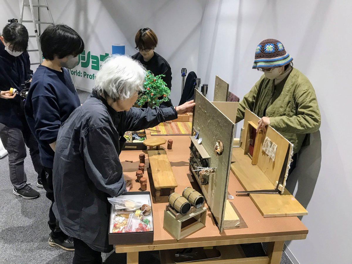 eizo_museum's tweet photo. ━━━━━━━━━
🔨まもなく完成！
━━━━━━━━━

展示の設営も大詰め！

いよいよ5/2(土)よりスタートします！

会場で“お気に入りの展示”を見つけたら、 ぜひ教えてください👀✨

伊藤有壱 @ITOON_Ltd /マガリ塾 @magarijuku / 副島しのぶ
#コマ撮りってなに展 https://t.co/LRpLt4UDbg