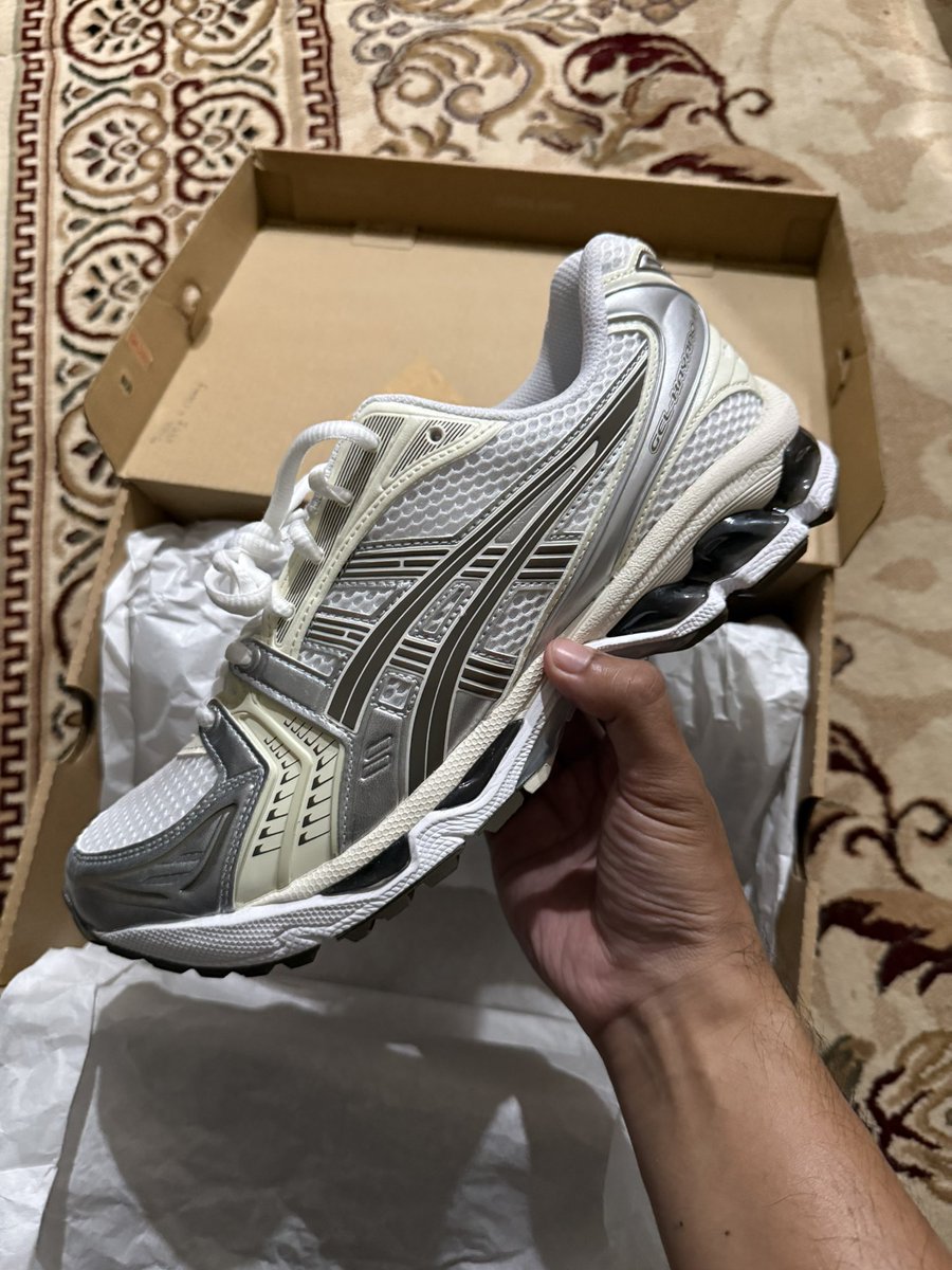 azamhrn's tweet photo. Ok dah boleh stop beli sneakers hahahahaha https://t.co/3MCGAP9EY9
