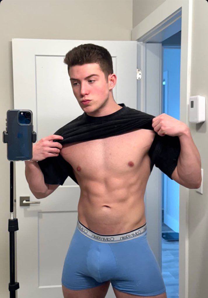 MsterIsaac1's tweet photo. Do you want me?😏 https://t.co/EExhbH5ZHN