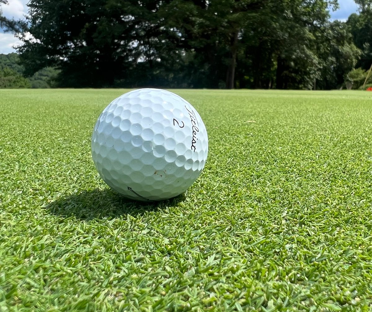 bentgrassdoctor's tweet photo. Asking, "Are Superintendents using the new Dollar Sport resistant bentgrasses for the purpose of reducing their fungicide budgets significantly."  Dr. Jim Murphy, Rutgers Turf Specialist.
Having 007XL bentgrass fairways will save 50 to 75% on fungicides to control Dollar Spot. https://t.co/mFxJhTDCA7