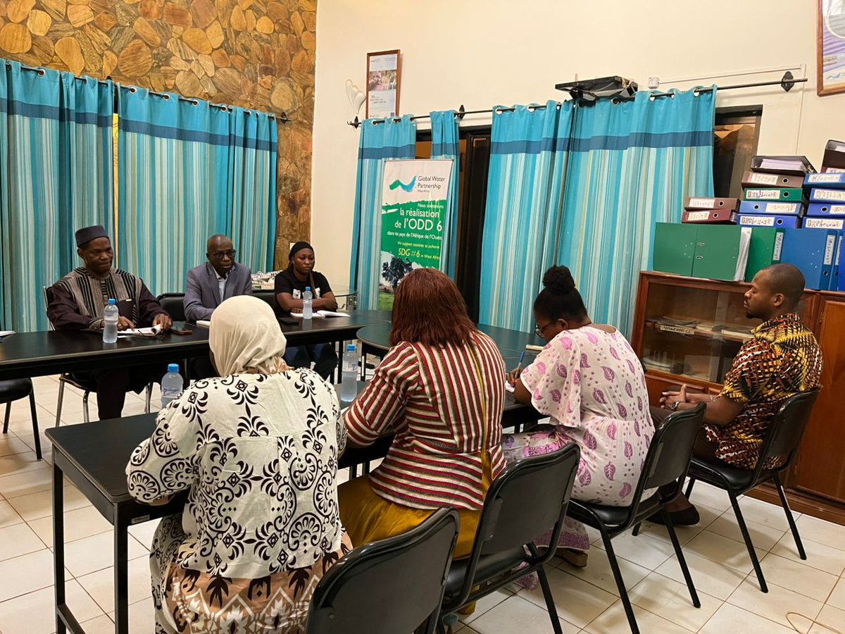 GwpWaf's tweet photo. 29 avril #Ouagadougou GWP-AO a accueilli l’ONG #SolVert pour explorer un partenariat sur environnement, sécurité alimentaire et assainissement. Prochaine étape : autres rencontres techniques prévues &amp; opportunités #FREAO #CEDEAO à Abidjan en sept. 2026 💧 #Partenariat #Durabilité https://t.co/FMyyBdiUC7