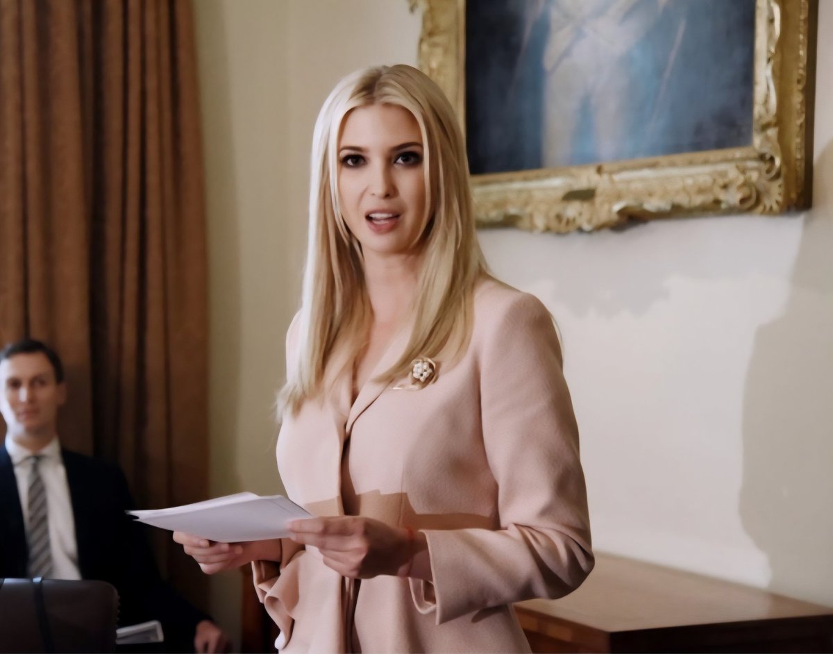 Ivanka Trump RV Q🇺🇸 tweet media