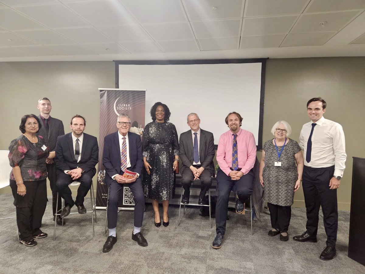 DifferentAnglez's tweet photo. It was a privilege to host a Local Election Hustings in Birmingham through my work with the @LunarSoc .

Bin strike, housing, public services, finances and roads all discussed.

Thanks to @RobPocock1 , #RobertAlden, @rogerbhx and @BrumGreenJulien 

🗳️ Vote 7 May.

#Birmingham https://t.co/oewqSDBSXf