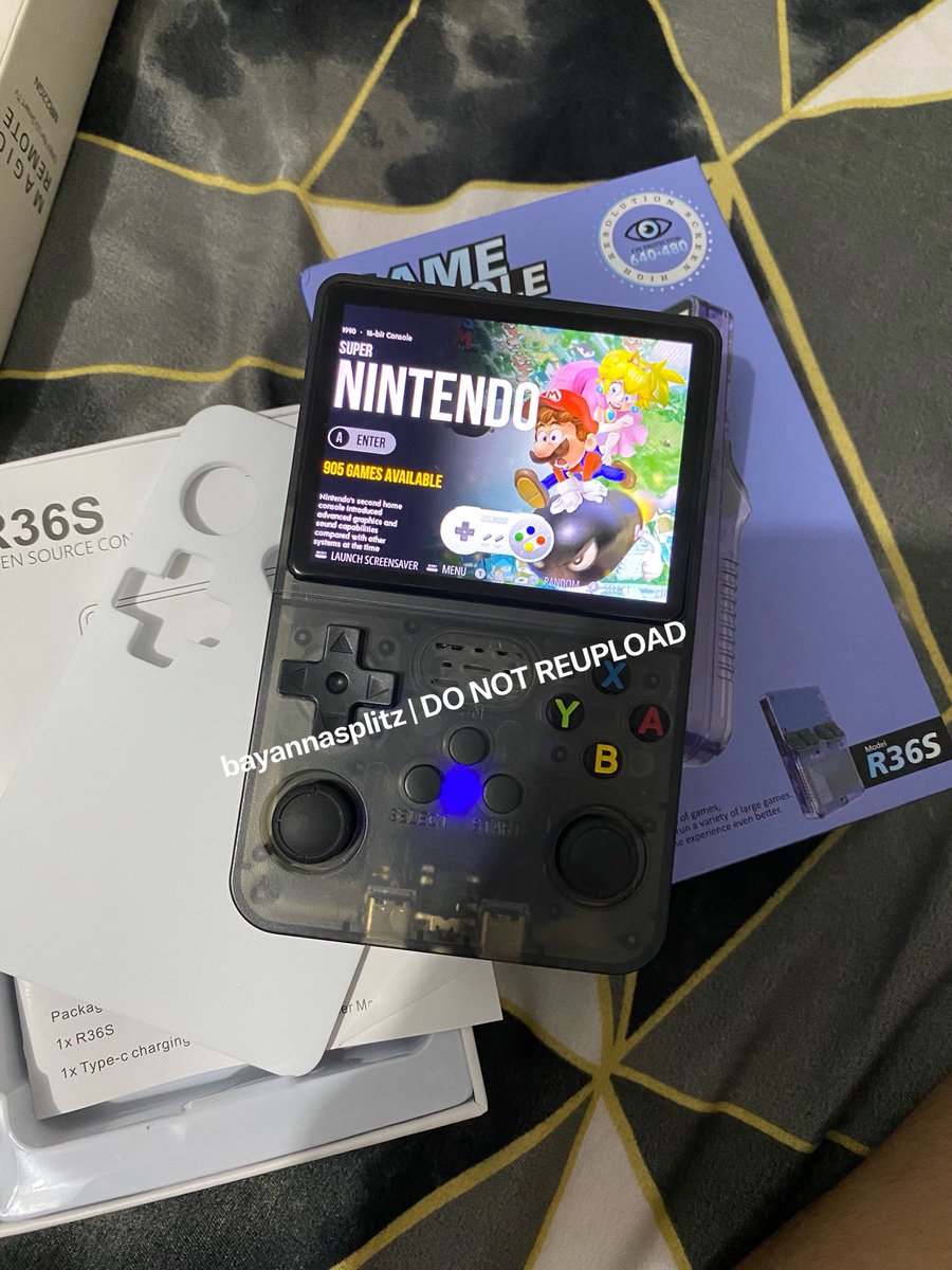 bayannasplitz's tweet photo. wts lfb ph | game console r36s

🏷️₱1,500 + sf

📦inclu: unit, box, charger, manual
❗️issue/s: none
🔅has 24,000+ games + 128gb tf card

rfs: used once, video games are not for me + decluttering na since i’m moving out

📍 Pampanga

t. nintendo switch, gameboy, psp https://t.co/ipdgWhX5a6