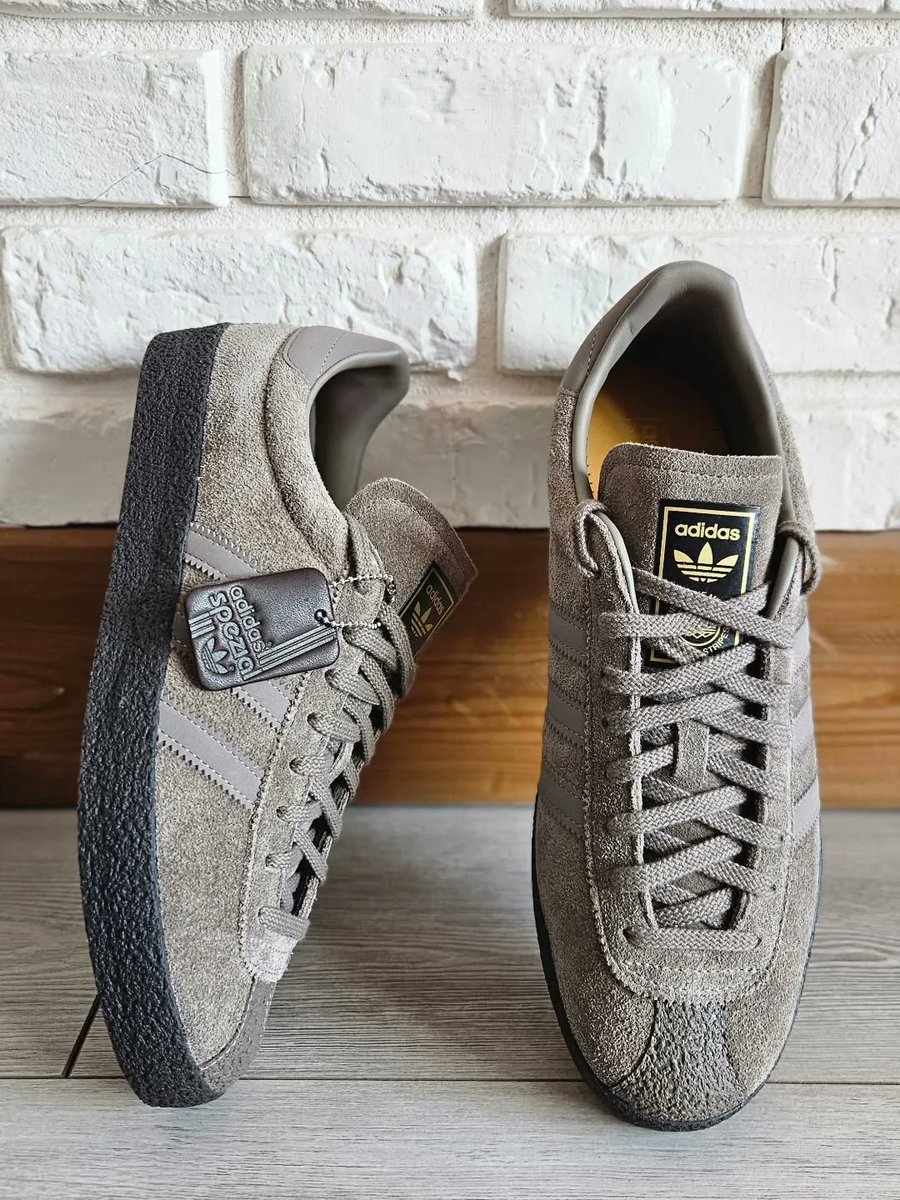 Sneakers 👟 tweet media