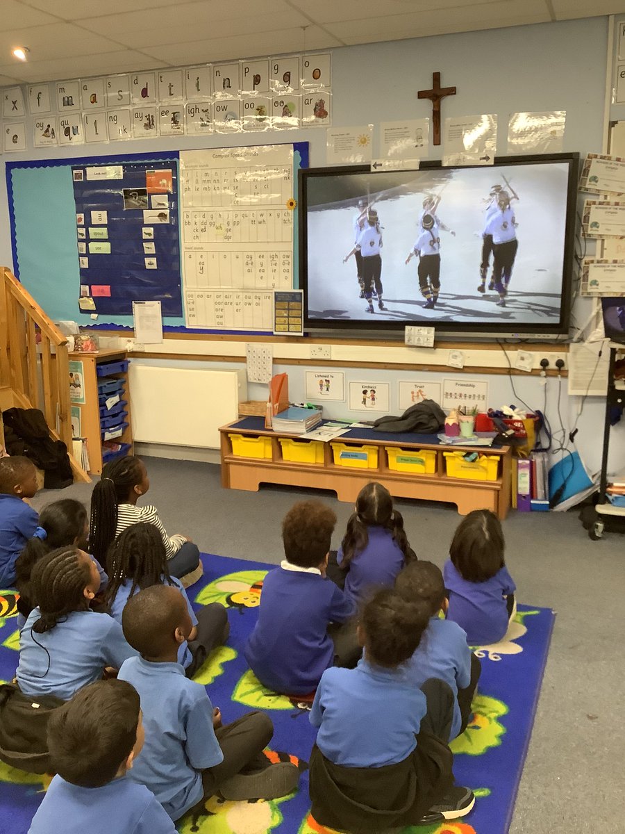 AbbeyPrimary's tweet image. #Y1 are learning about England. We are looking at traditional dances called Morris Dancing and folk music.#Geography