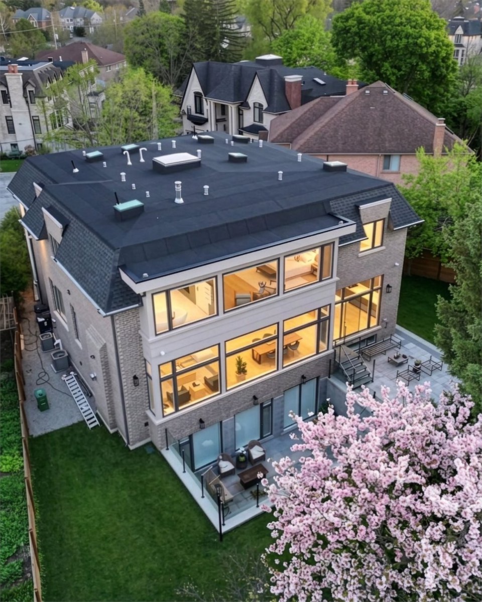 Window_City's tweet photo. Find your favorite spot at home and take in the cherry blossoms. 🌸

With triple-pane laminated glass for added safety, enhanced noise reduction, and sleek, expansive glass that complements modern home design, #WindowCity brings stunning views right to your doorstep✨ https://t.co/PJAvQC1gDk