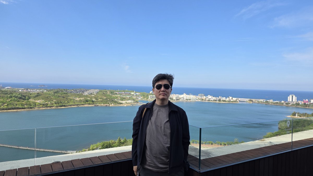 Devil’s advocate tweet media