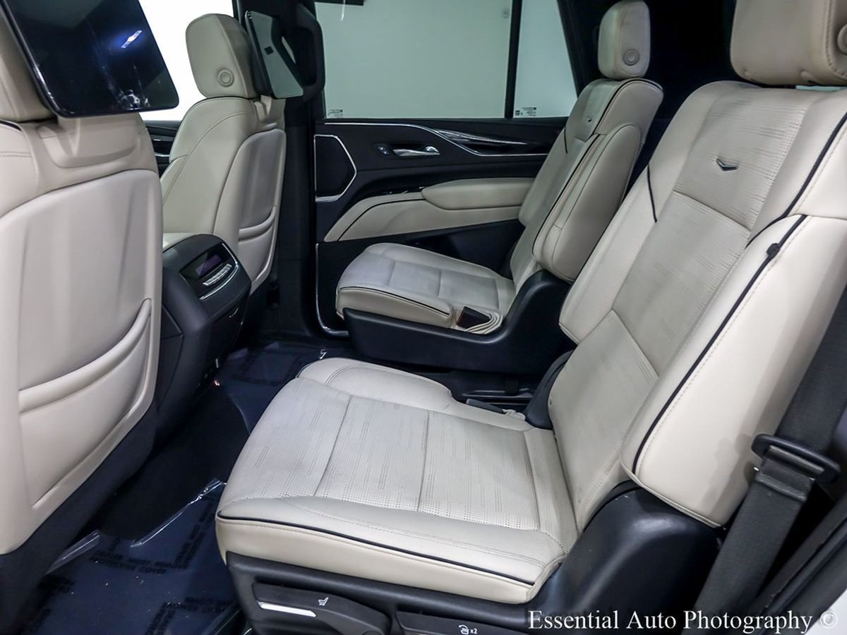 adam_auto_group's tweet image. Unleash Luxury: Drive the 2021 Cadillac Escalade! 
 Check out our new inventory:   glo3d.net/r/ml2KROf1FF

Powered by Glo3D 
 #Cadillac, #Escalade, #adamautogroup