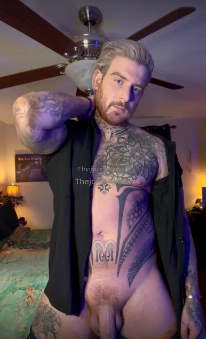 Thejordanpeek's tweet photo. What are you even doing if you aren't in my DMs telling me how much you love my cock? Get in here. #darkromace #booktok #maskedmen https://t.co/aAEOazOZcK