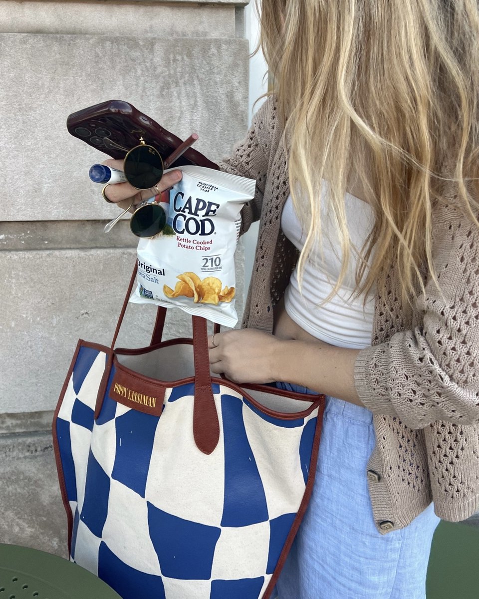HawthornNaples's tweet image. When planning a trip to FL, make sure you have plenty of healthy snacks! Did your favorite make this Top 10 list? bit.ly/2Ix7FFR #snacks #roadtrip #vacation