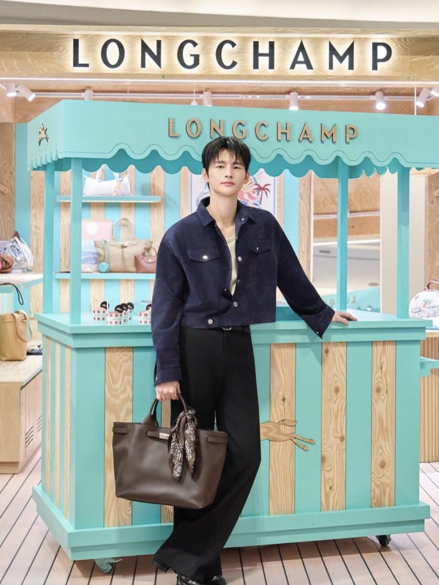 Rosemar16765305's tweet image. Thank you for sharing @minssam_hair 

서인국 Seo In Guk
#hair 이민 원장(@minssam_hair)

@seo_cccc #SeoInGuk #서인국 #ソイングク #徐仁國 
#꾸민 #ggumin #agguminmin