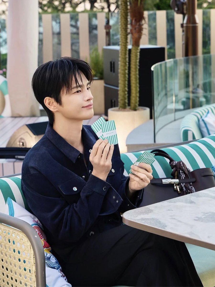 Rosemar16765305's tweet image. Thank you for sharing @minssam_hair 

서인국 Seo In Guk
#hair 이민 원장(@minssam_hair)

@seo_cccc #SeoInGuk #서인국 #ソイングク #徐仁國 
#꾸민 #ggumin #agguminmin