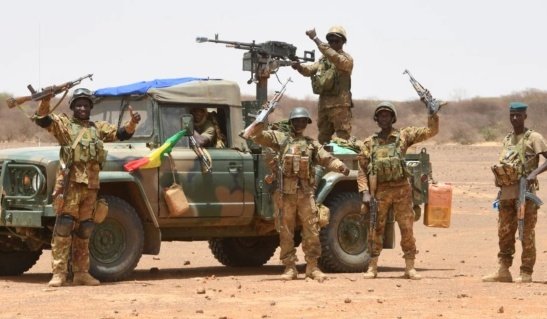 AzizHassoumi's tweet photo. 🛑#Mali 🇲🇱 : selon des sources sécuritaires maliennes, depuis le 25 Avril dernier << date du décès du général sadio Camara>> les FAMAS neutralisent au moins 250 terroristes chaque jour dans les localités de #Kidal, #sevaré, #kati, #menka, #gao https://t.co/vfvDgu0Qta