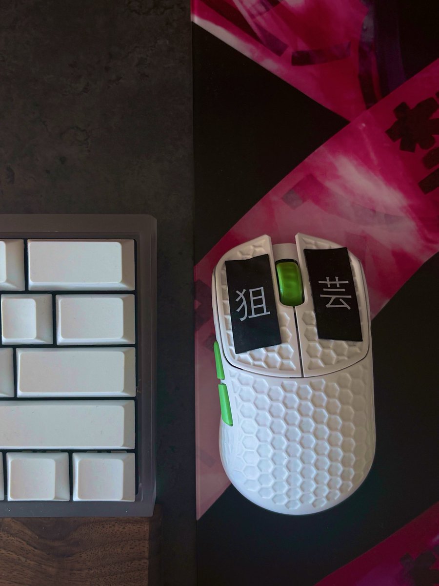 daichytech's tweet photo. #desksetup https://t.co/ek59LnF4bq