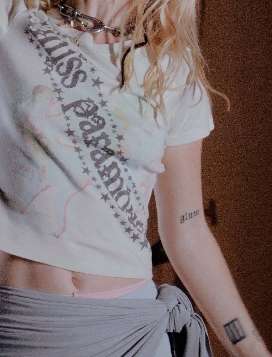 andrea from paramore🖤 tweet media