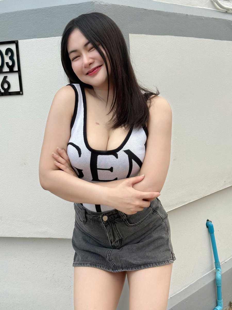 😘😘 tweet media