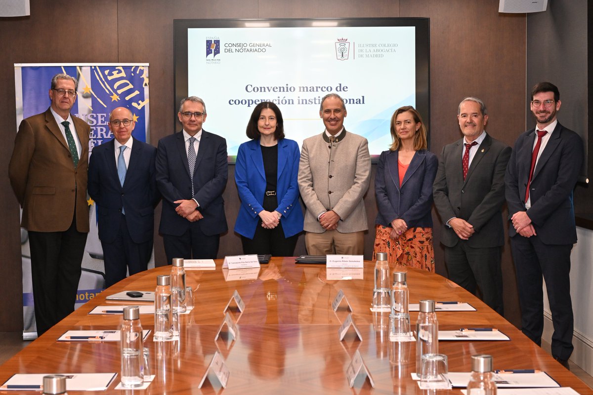 Notarios de España tweet media