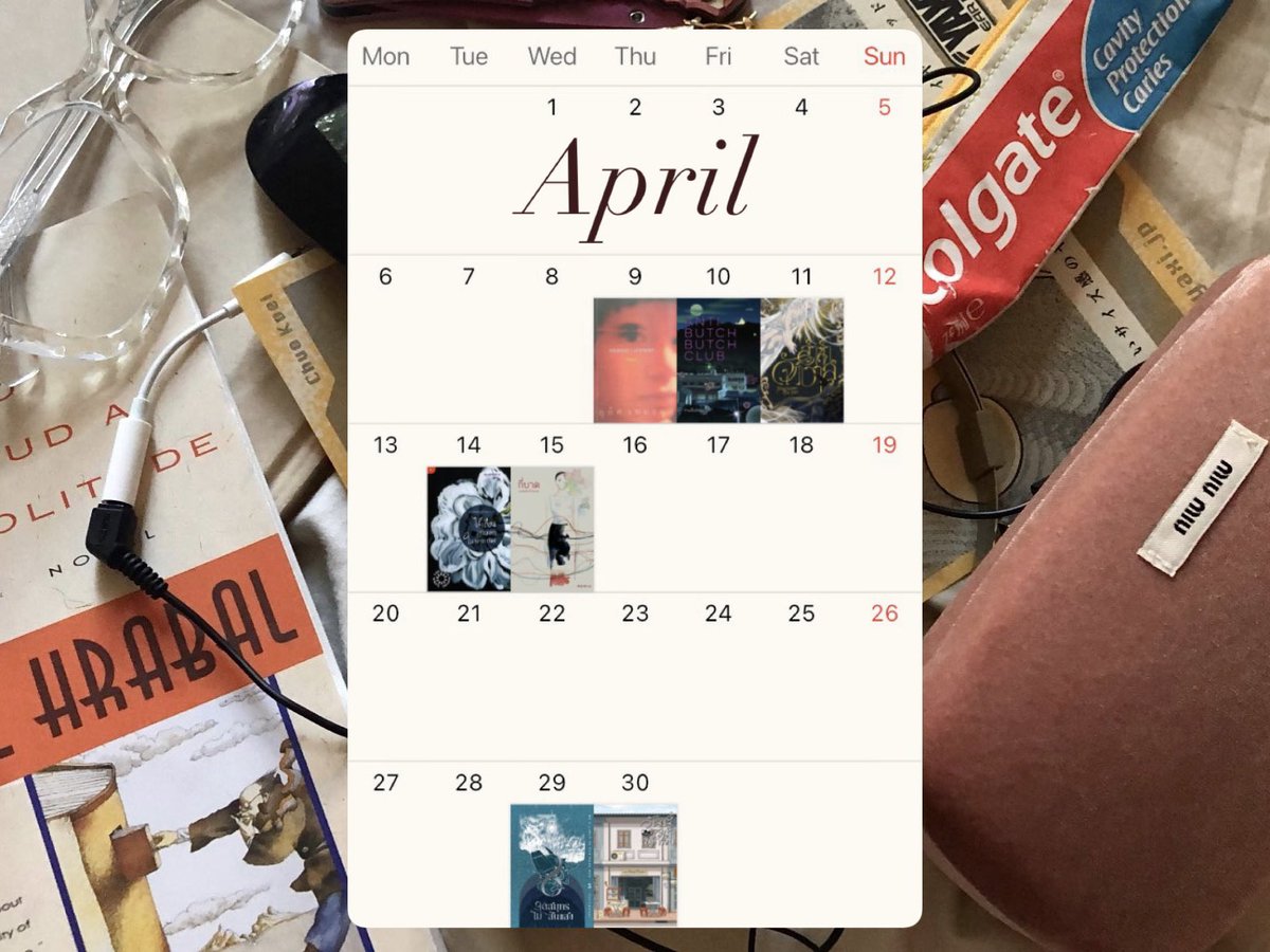 komuraism's tweet photo. :¨ ·.· ¨: 
 `· .  — April’s reading wrap-up 📂

✴︎ 7 books finished

✴︎ BEST READ OF THE MONTH !
 ⤷ กระจกเงา | เงากระจก

✴︎ ชอบกระจกเงาฯ มาก การลองผิดลองถูก แสวงหาตัวตนผ่านเสียงเพลงและดนตรี กลิ่นอายบรรยากาศเมืองกรุงช่วงยุค 2000 ต้น ๆ ชัดมาก เป็นอีกเล่มที่จะกลับมาอ่านซ้ำแน่นอน ♡

( full list in the thread below ↓ )