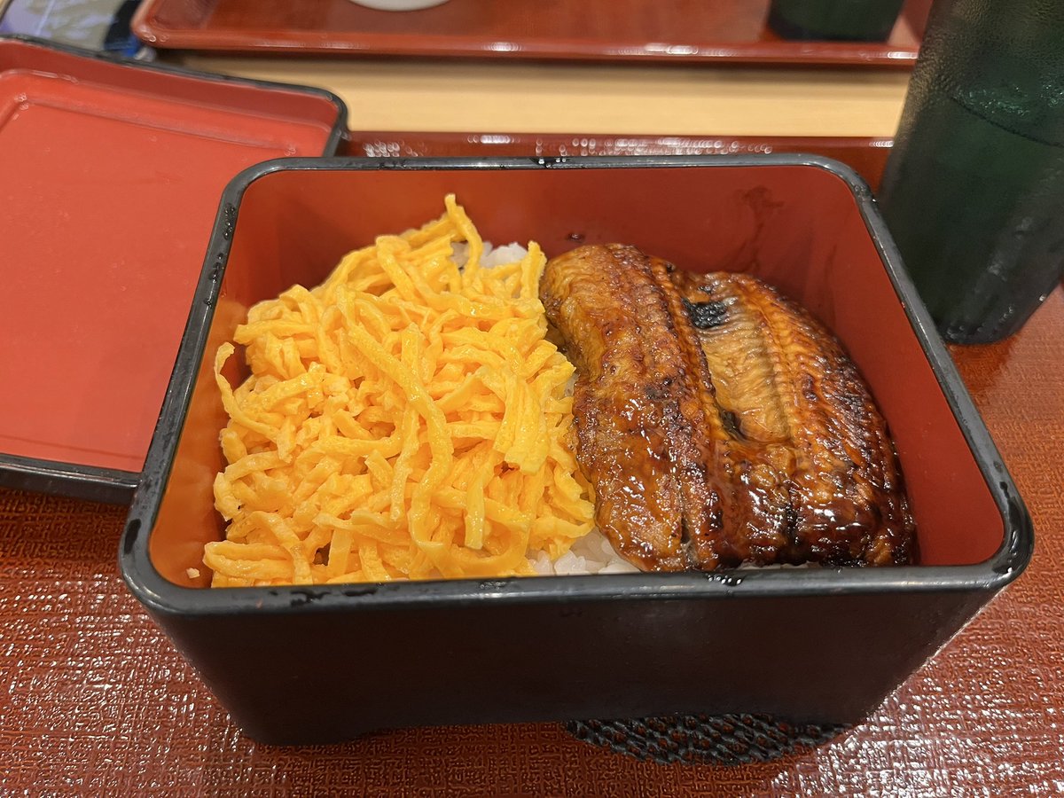 ねる tweet media