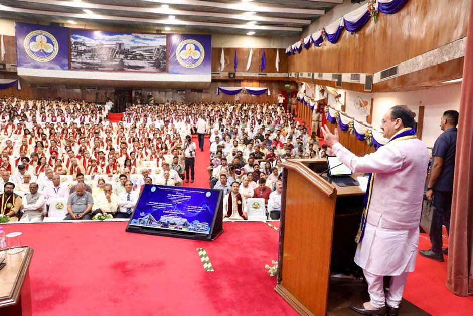 MoHFW_INDIA's tweet image. #HealthForAll

Union Health Minister, Shri @JPNadda addresses 39th Convocation of Postgraduate Institute of Medical Education and Research (PGIMER), Chandigarh

Union Health Minister Highlights PGI Chandigarh’s Legacy, Prestigious Reputation, and Contributions to Pioneering