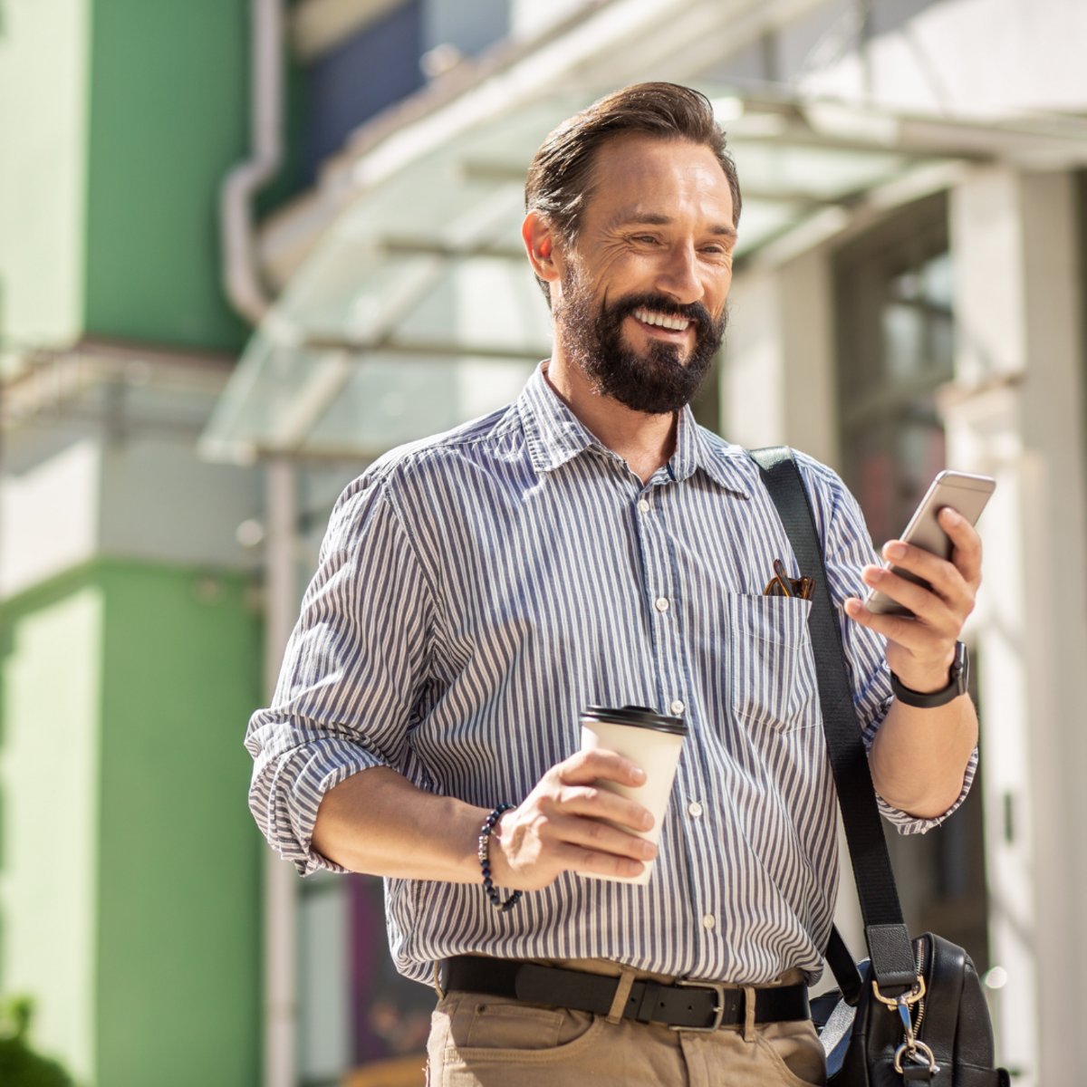 CIFlagstaff's tweet image. It can sometimes be hard to keep up with your grooming routine while you're on the move. Luckily, we've got this handy guide to help you stay slick and handsome throughout your travels to Arizona. bit.ly/48DDjb3 #mansome #selfcare #traveltips