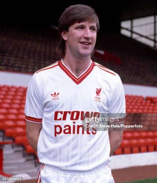 RONNIE WHELAN: "Just come across this little thing in a drawer. It's over 40 years old now. Champions of Europe" Ronnie on finding his Rome 1984 medal. A player you only realised how good he was when he was out injured. One of Ireland's greatest of all time. #LFC #ireland #YNWA❤️