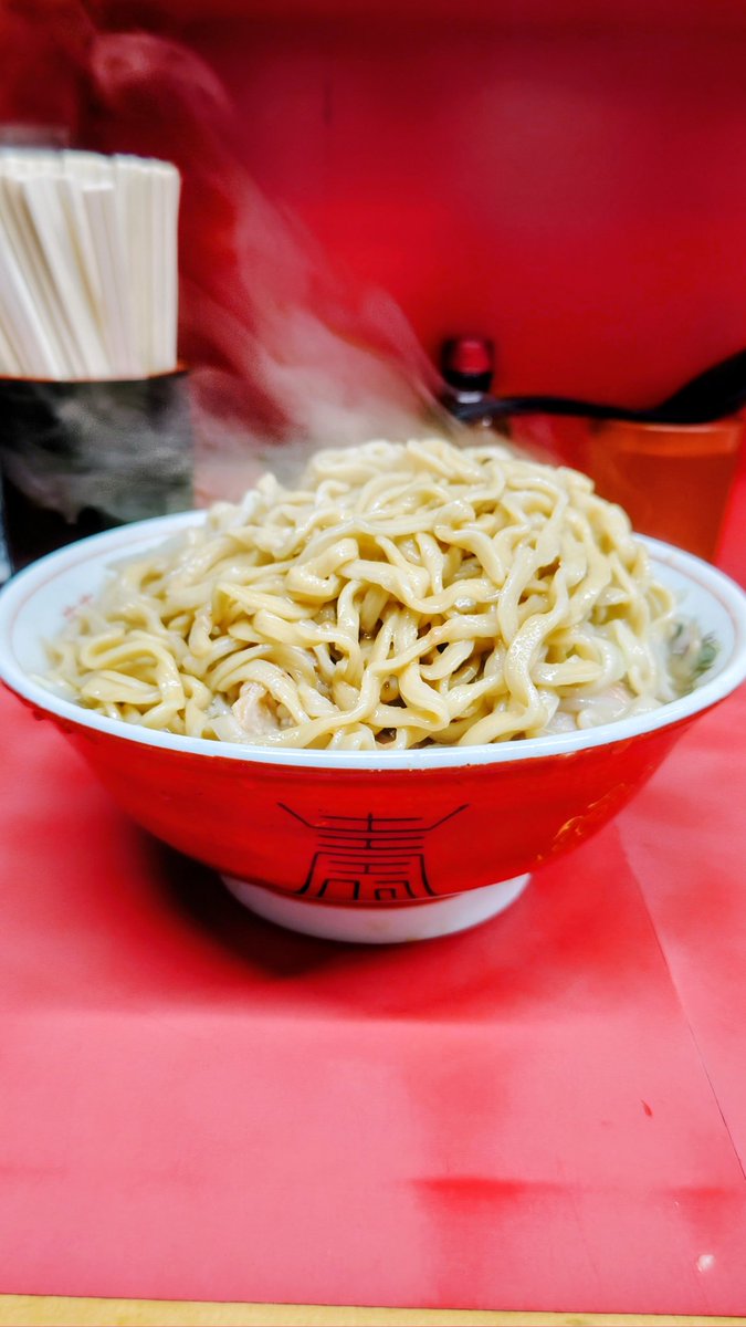 ラーメン二郎環七一之江店様
大ラーメン麺増し味付玉子ショウガ✌
お出かけランチ。
小岩の行列に(・・;)　　ICNEへ。
味の一之江、サイコ～です😊
美味しかった。ありがとう❤
ごちそうさまでした。