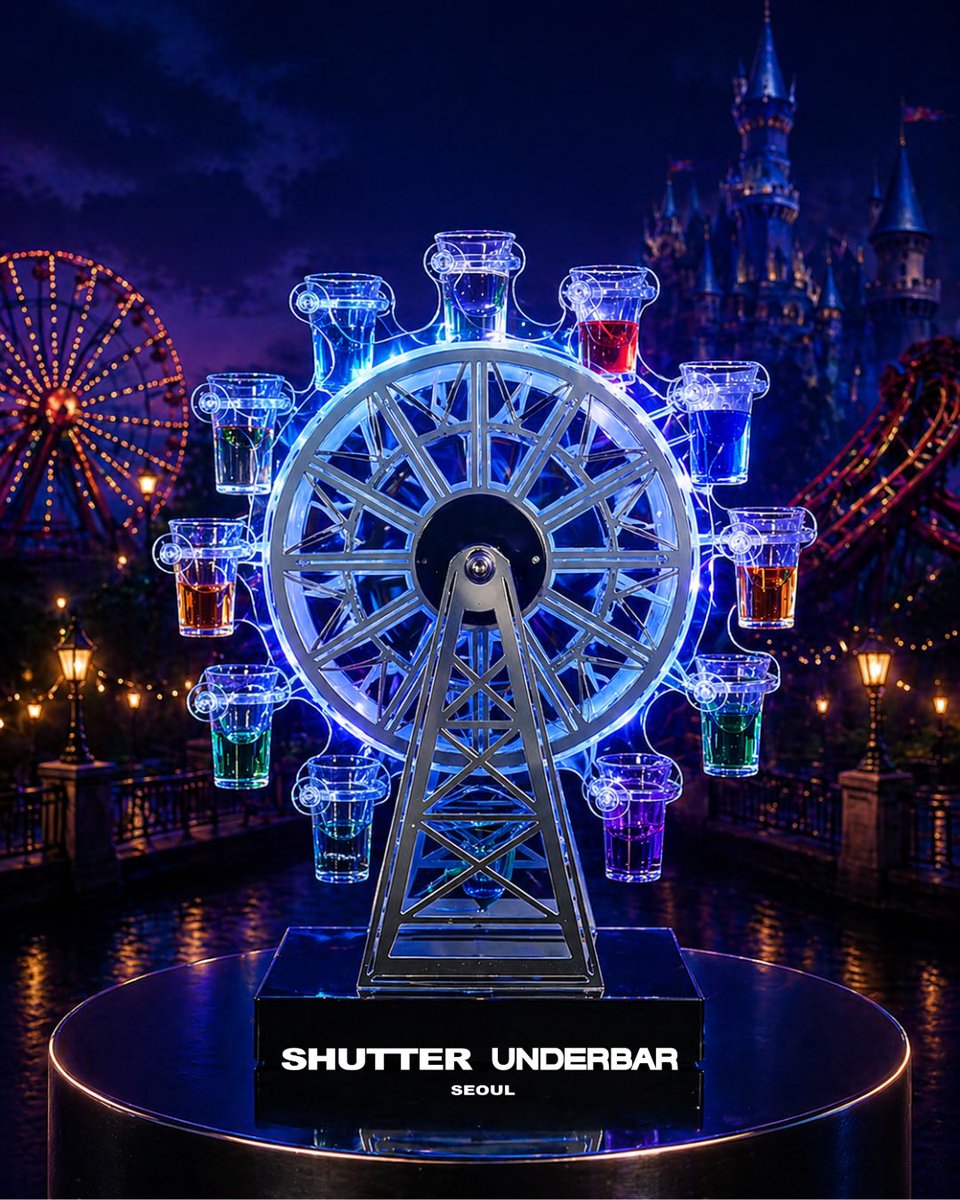 UNDERBAR_KOR's tweet photo. 🎡🎢🎠🪩 
죽음의 관람차 “언더아이”의 귀환 
──────────────── 
𝗨𝗡𝗗𝗘𝗥𝗘𝗬𝗘 𝗥𝗘𝗧𝗨𝗥𝗡𝗦 

2023 - 2025 
가장 많이 사랑받던 
그 전설의 게임이 돌아왔다 

🎡 언더바 최강의 술자리 킬러 
🎡 끝까지 살아남는 자가 승자 

──────────────── 

🎢 “언더아이” 업그레이드 

11도부터 76도까지 
🔥 랜덤 칵테일 샷 시스템 🔥 

돌릴 때마다 달라지는 운명 
웃다가 끝날지 
무너질지 아무도 모른다 

👉 단순 술이 아니다 
👉 이건 게임이다 

──────────────── 

🪩 HAPPY KIDULT DAY 한정 복귀 

이번 어른이날 위장영업을 기점으로 
더 강력해진 시스템으로 부활 

셔터 x 언더바 
놀이공원 테마 속 
가장 위험한 어트랙션 

🎡 UNDERCOASTER TYCOON 핵심 콘텐츠 

──────────────── 

🎠 도전할 준비 됐어? 

한 바퀴면 끝난다 
또는 
네가 끝난다 

──────────────── 

#언더바 #underbar #언더아이 #죽음의관람차 
#키덜트데이 #UNDERCOASTER #술자리게임 
@underbar_kor @shutter_seoul_