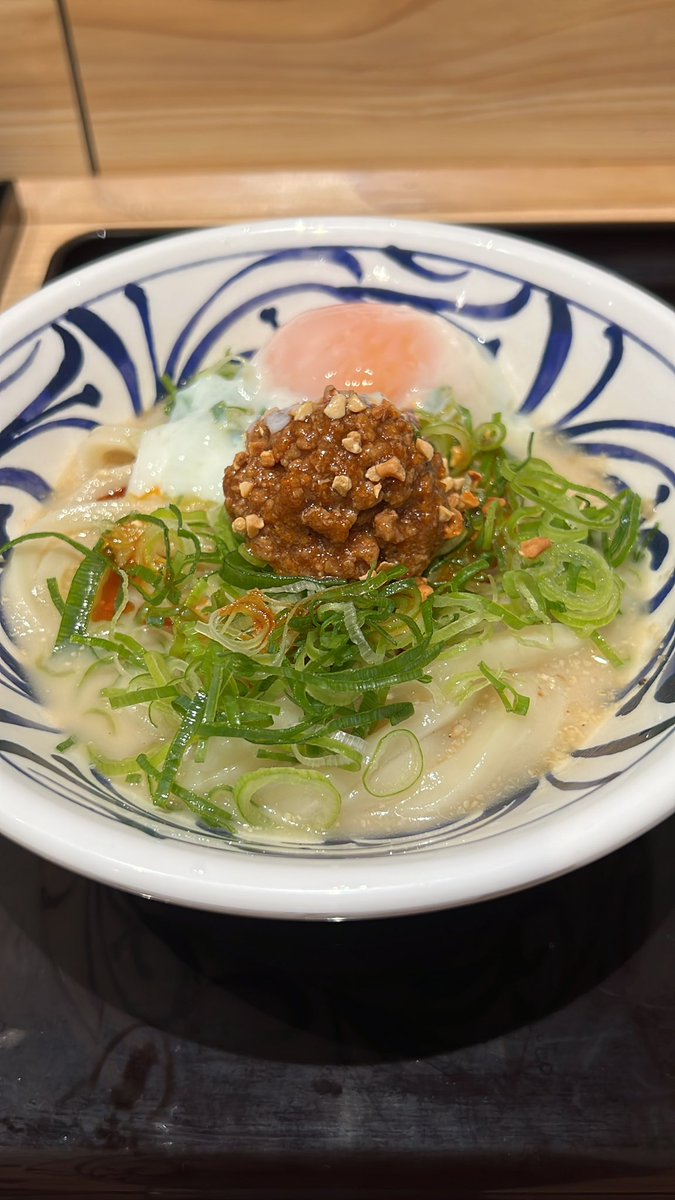 web75516193's tweet photo. 今日の晩ご飯４５５
温玉ごま坦々うどん
（冷たいのしか無かった
#はなまるうどん https://t.co/Qo1svthdaV