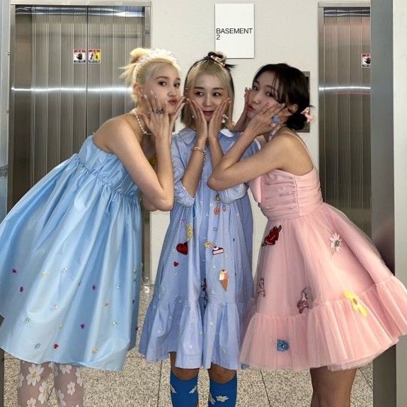 sparks..☆ tweet media