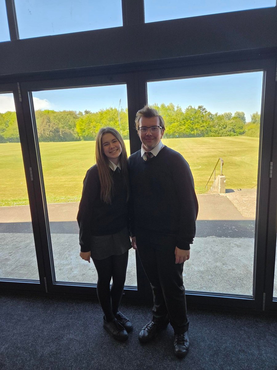 St_Anselms's tweet image. A glorious afternoon at St Anselm’s ☀️💛 Welcoming residents from Old Farm House &amp;amp; Littlebourne House for tea 🍰, bingo, quizzes &amp;amp; student performances 🎶 A heartwarming day enjoyed by all! ✨

#CommunitySpirit #MakingMemories #SixthForm #Togetherness