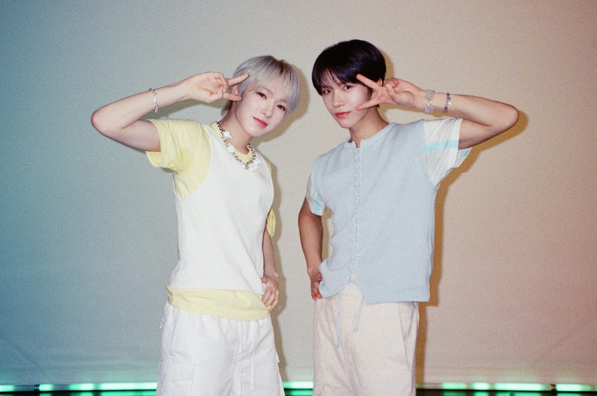 M2MPD's tweet photo. 필름카메라로 기록한 4월의 추억📸 5��에도 쭈욱 엠투와 함께해요❣ #4월의엠투 #M2film #릴레이댄스 #NCTWISH @nctwishofficial https://t.co/Gqzw2JCbes