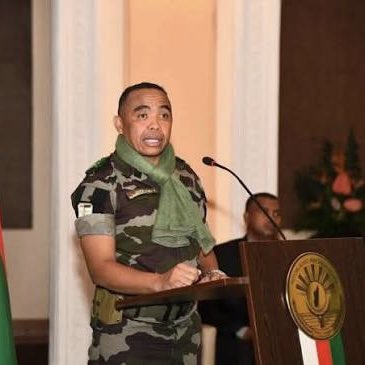 À Madagascar, les relations avec la France connaissent un nouveau coup de tension. Les autorités malgaches ont ordonné à un agent de l’ambassade de France de quitter le territoire dans les plus brefs délais, à la suite d’une enquête liée à des actes présumés de déstabilisation.