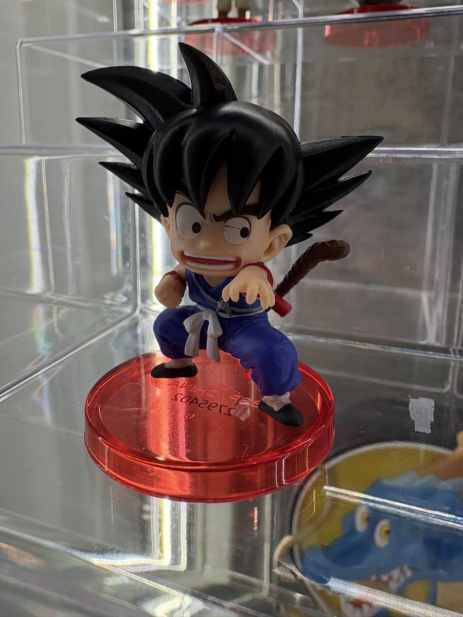 boon_DragonBall's tweet photo. ドラゴンボールのワーコレ開封したら、村長に斧入ってなかった…💧
悟空の左目も残念😢 https://t.co/usUSZWGdyH