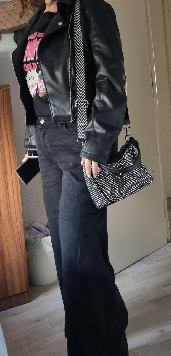 CRIS✨️ tweet media