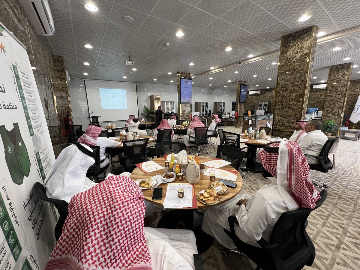 birtareeb's tweet photo. عقدت الجمعية الخيرية بطريب اجتماع الجمعية العمومية العادية لعام 2026، حيث تم استعراض إنجازات العام الماضي ومناقشة التقارير الإدارية والمالية، إلى جانب بحث الخطط المستقبلية لتعزيز أثر العمل الخيري وخدمة المستفيدين بكفاءة أعلى. https://t.co/Ts5lH91gNl