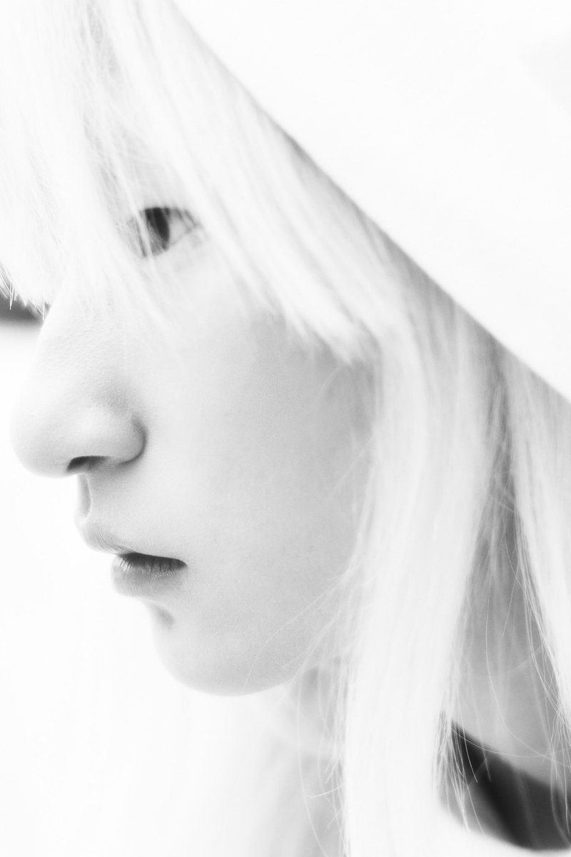 xione tweet media