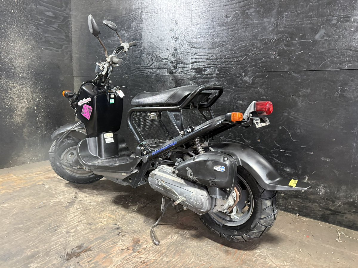オートショップable 02102011H ホンダ ズーマー 黒 関東圏内 即日配送 激安配送料金3000円〜。 他にも多数出品中！！オートショップableで検索♩ 修理や買取も可能です！クレジット分割、代引き支払い可能！平均在庫日数3日 業者卸にも オートショップable 02102011H ホンダ ズーマー 黒 関東圏内 即日配送