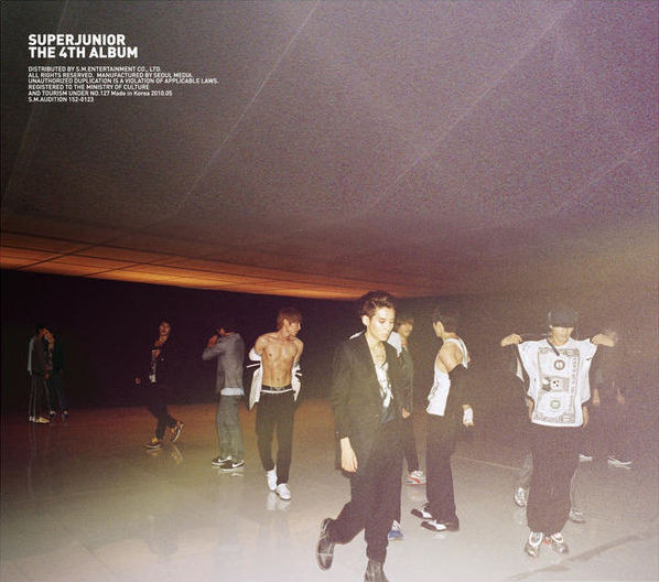 sjpopbase's tweet photo. 16 years ago, SUPER JUNIOR released their fourth studio album BONAMANA, with their iconically epic, monumentally celebrated 2nd generation hit of the same name. https://t.co/J1s07zkCeW